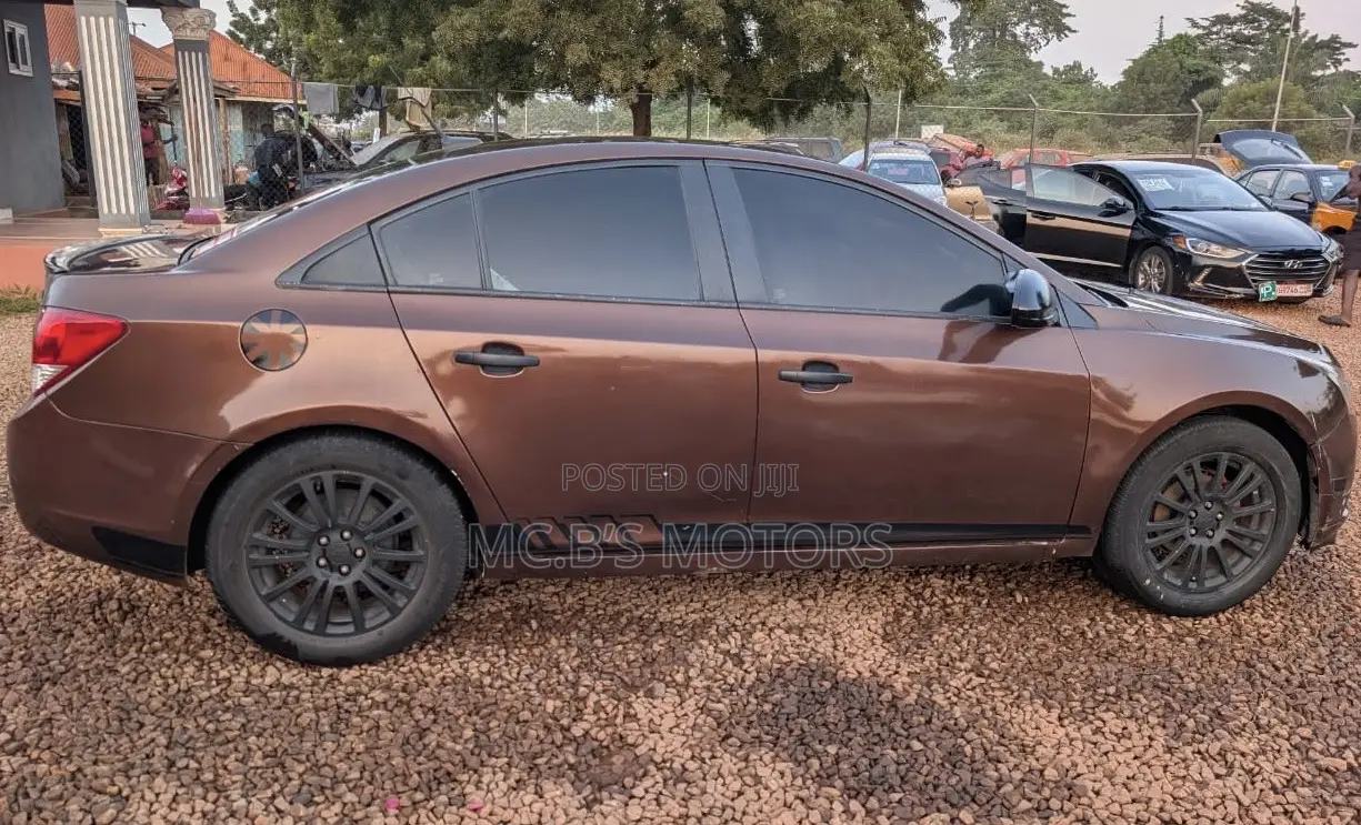 Chevrolet Cruze 2013 Brown