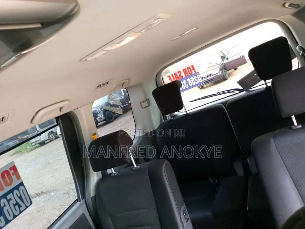 Toyota Voxy 2010 Black