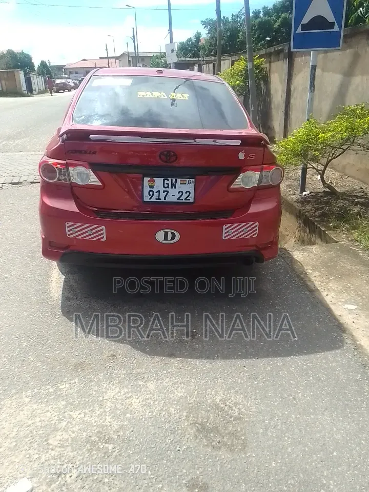 Toyota Corolla 2016 Red