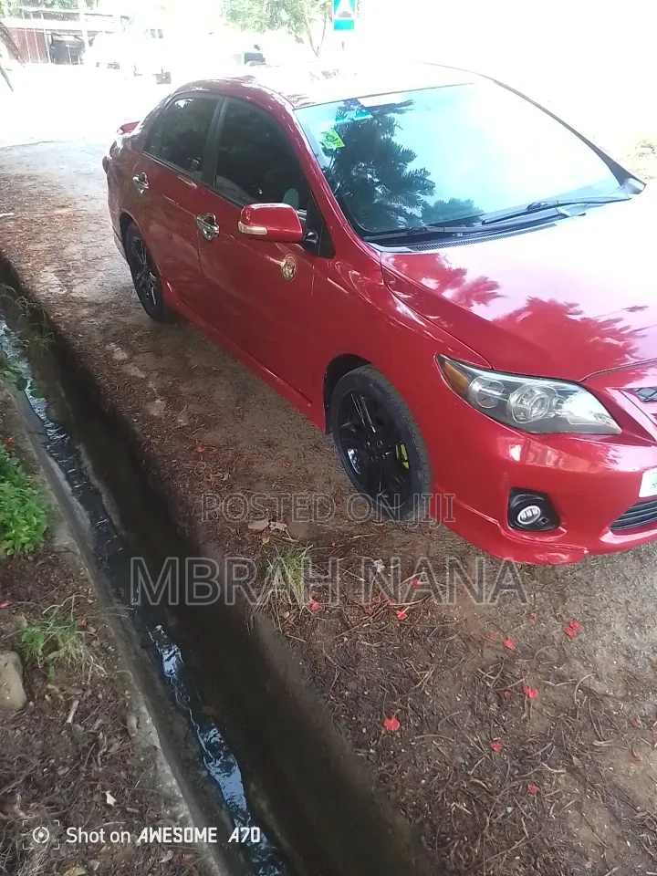 Toyota Corolla 2016 Red