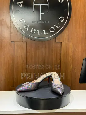 Pointed-Toe Slip-on Mule