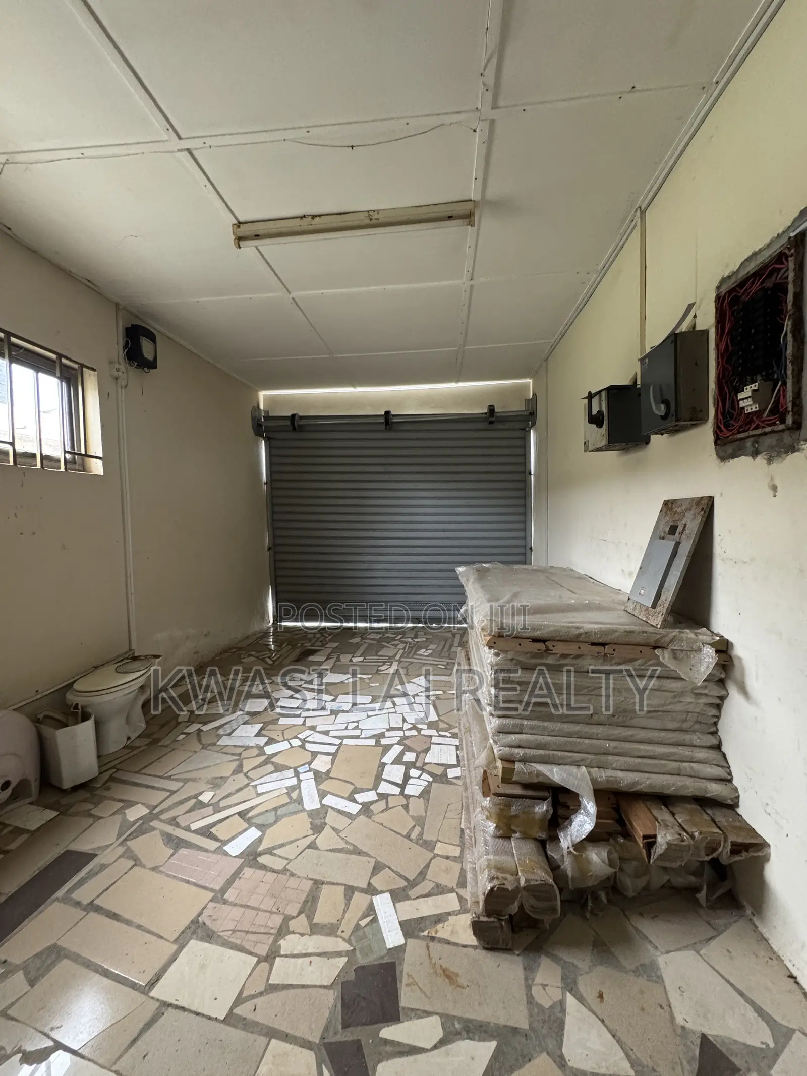 4bdrm House in Tuba Kokrobite Road, Weija for sale