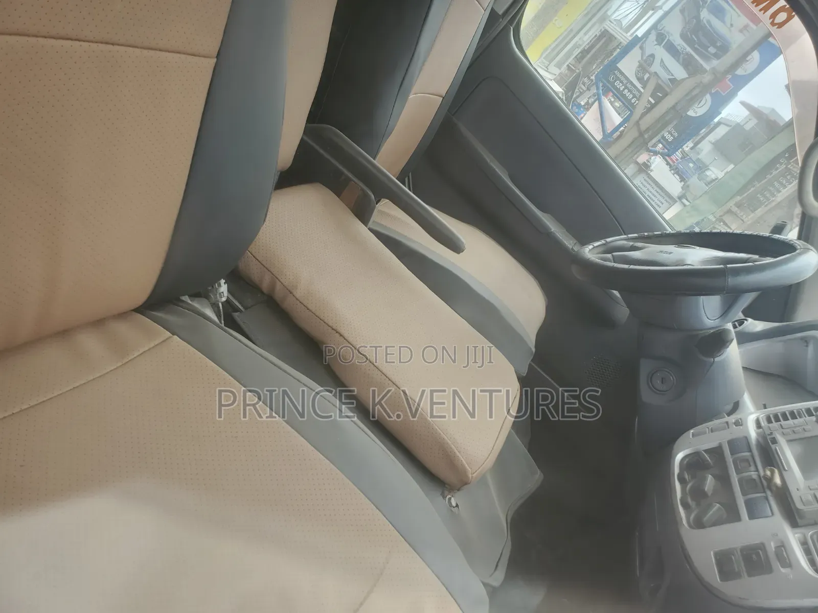 Nissan Caravan (Urvan) 2012 White