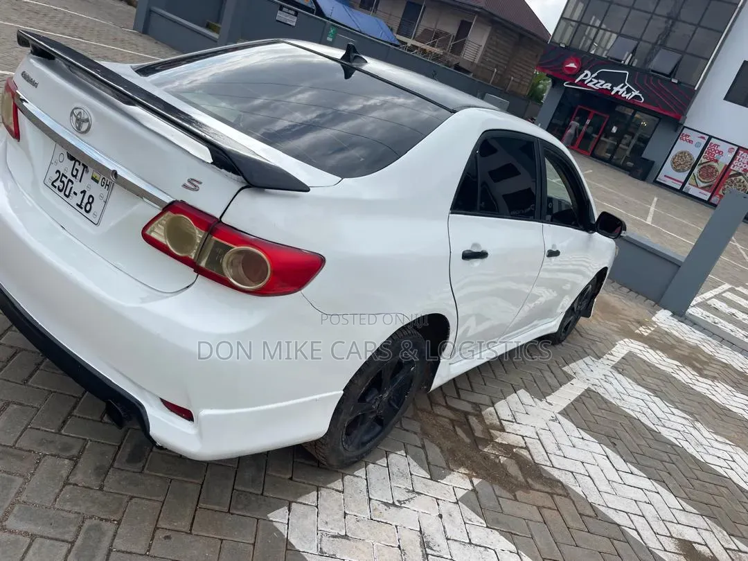 Toyota Corolla 2012 White