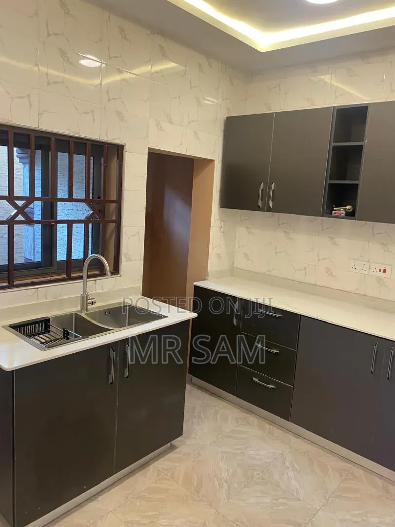 2bdrm Apartment in Ayibwe Twon, West Hills Mall Area for rent