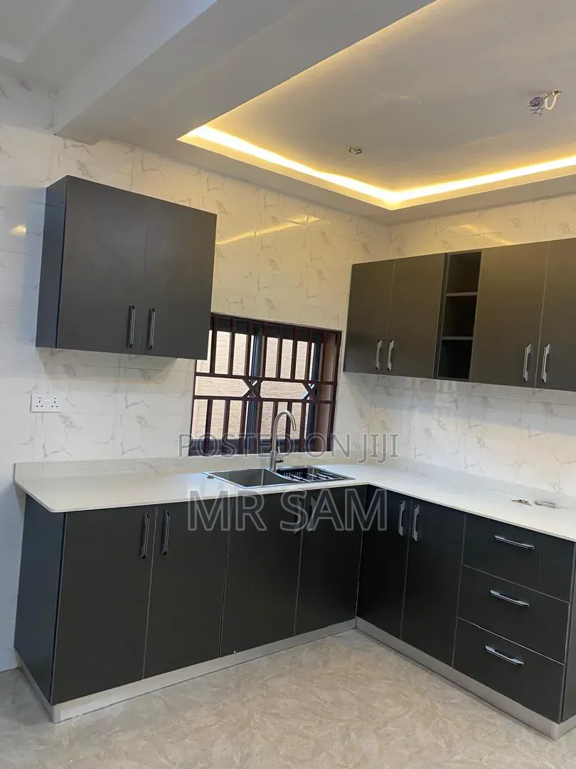 2bdrm Apartment in Ayibwe Twon, West Hills Mall Area for rent