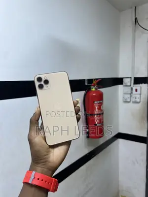 Apple iPhone 11 Pro Max 64 GB Gold