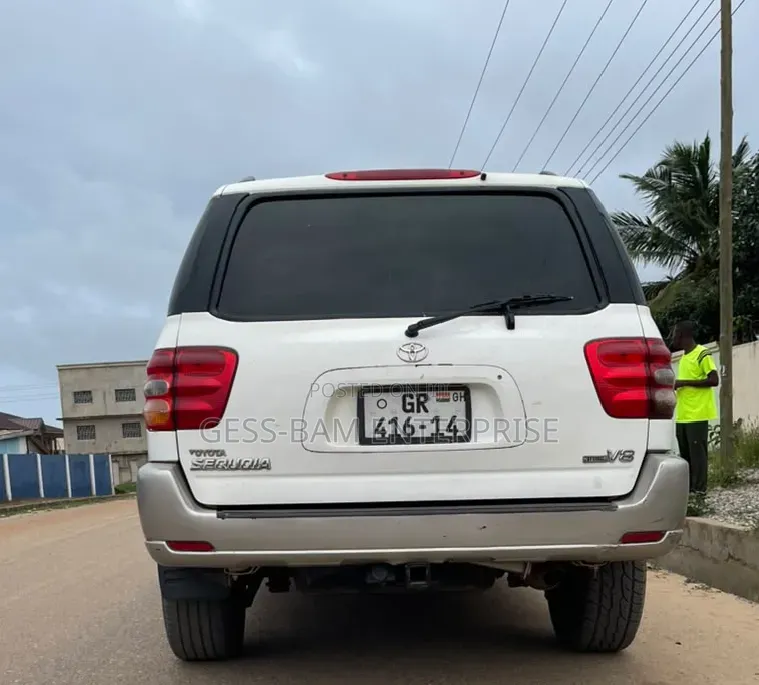 Toyota Sequoia 2004 White