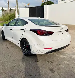 Hyundai Elantra SE Sedan FWD (1.8L 4cyl 6A) 2016 White