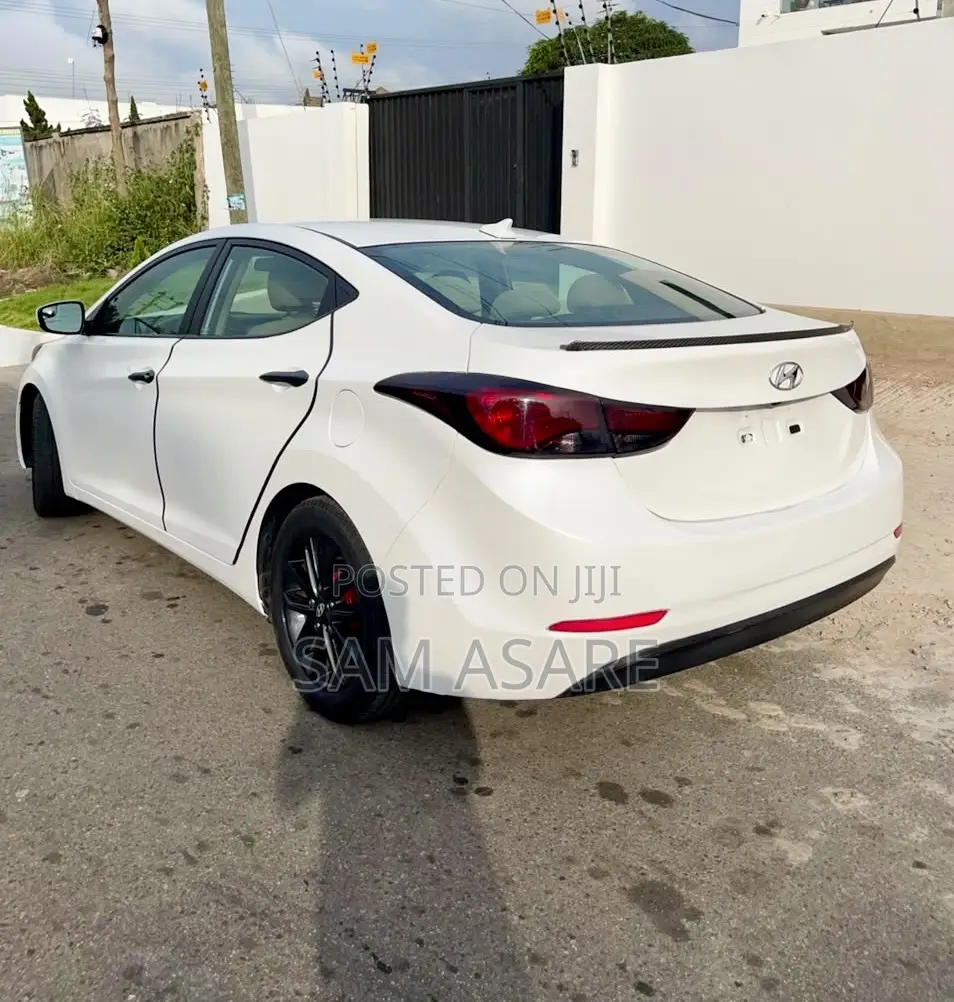 Hyundai Elantra SE Sedan FWD (1.8L 4cyl 6A) 2016 White