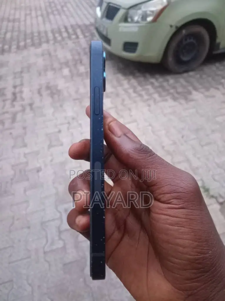 Apple iPhone 12 64 GB Black