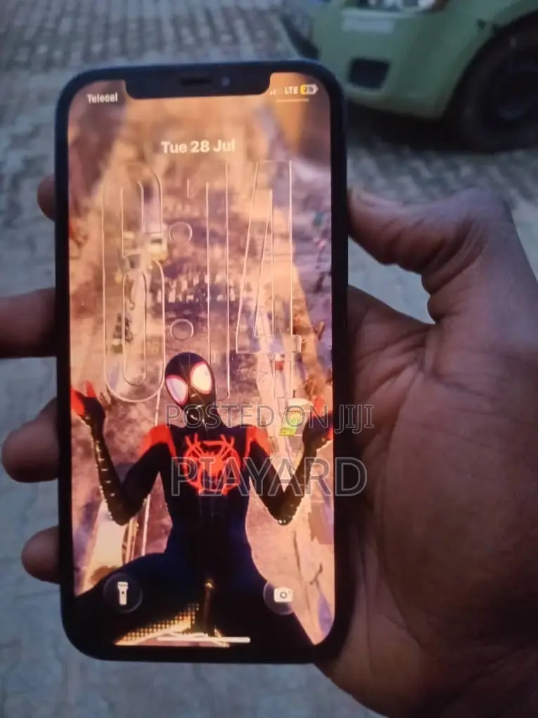 Apple iPhone 12 64 GB Black