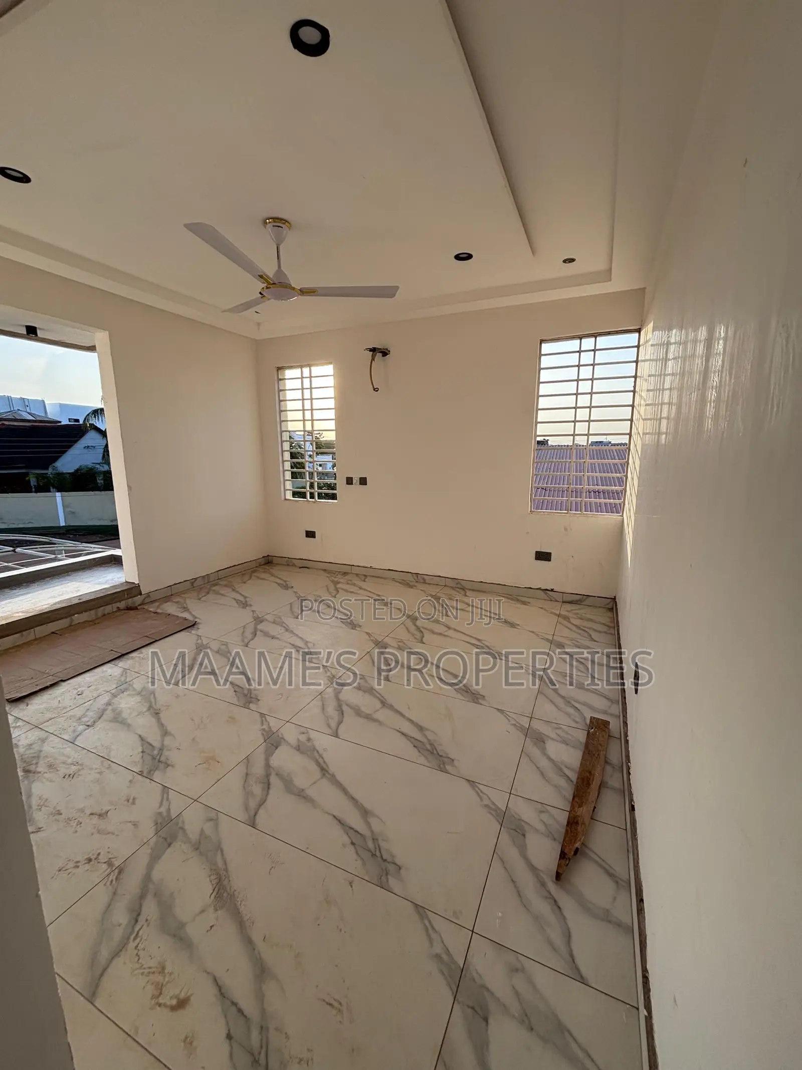3bdrm Duplex in Adjiriganor for sale