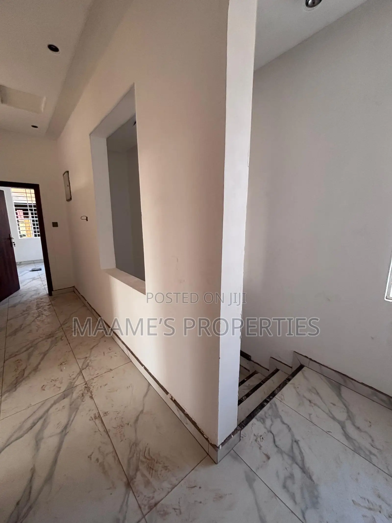 3bdrm Duplex in Adjiriganor for sale
