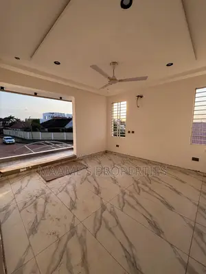 3bdrm Duplex in Adjiriganor for sale