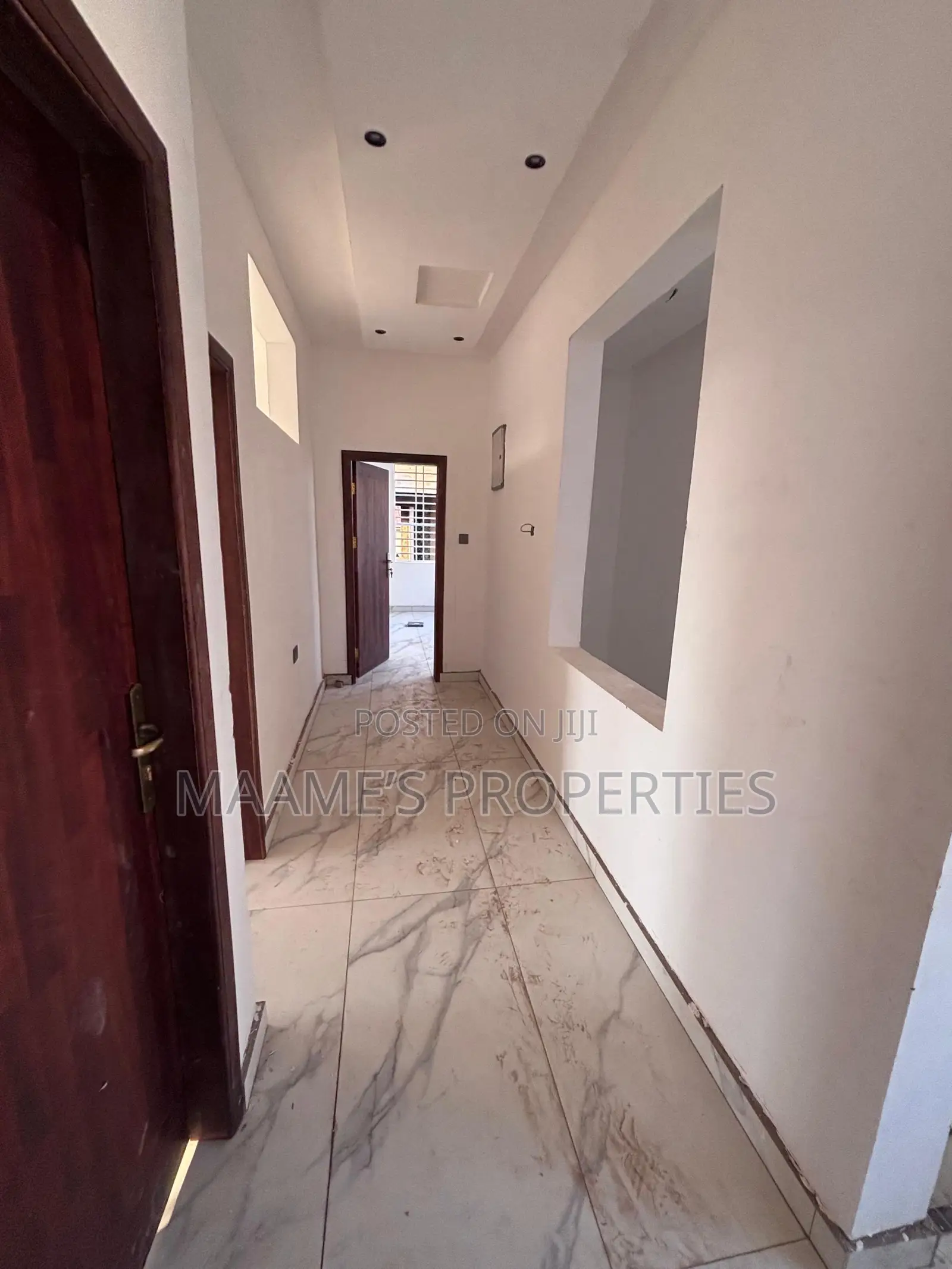 3bdrm Duplex in Adjiriganor for sale