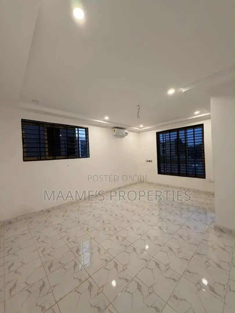 3bdrm Duplex in Adenta for sale