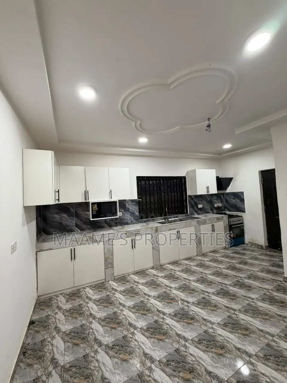 3bdrm Duplex in Adenta for sale