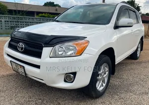 Toyota RAV4 2012 White