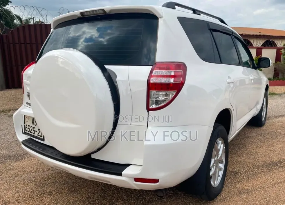 Toyota RAV4 2012 White
