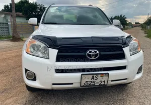 Toyota RAV4 2012 White