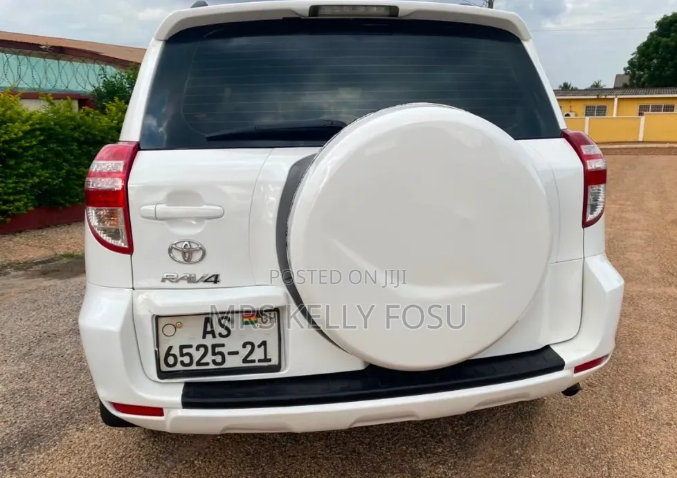 Toyota RAV4 2012 White