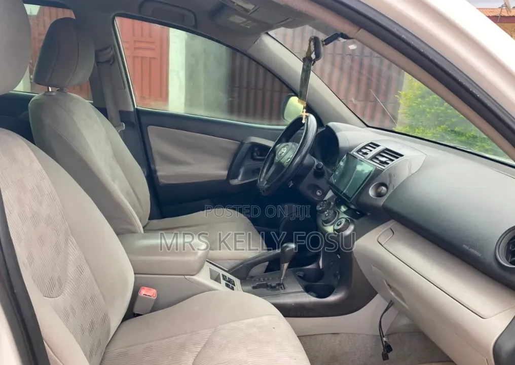 Toyota RAV4 2012 White