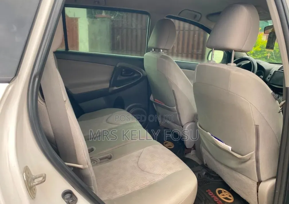 Toyota RAV4 2012 White