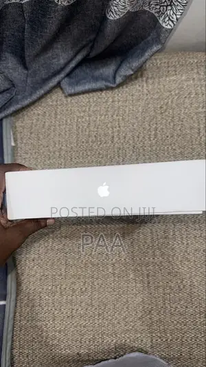 New Laptop Apple MacBook Pro 2022 M2 8GB Apple M2 SSD 512GB