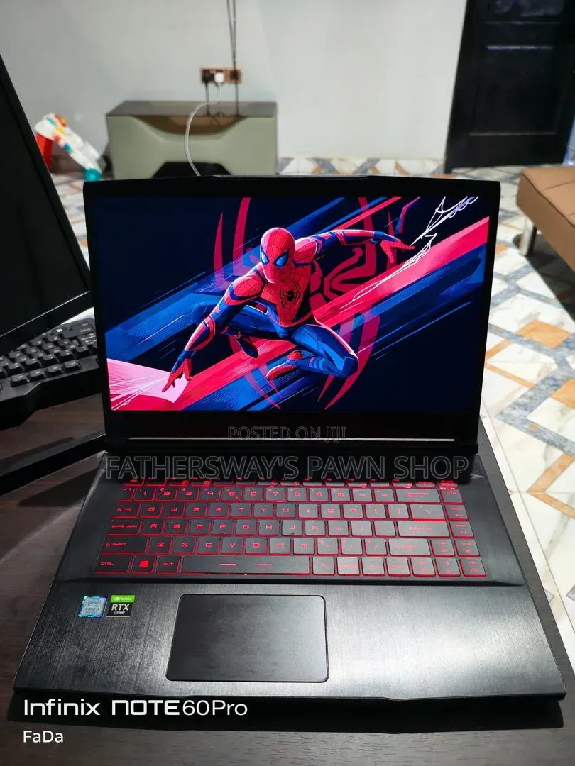 Laptop MSI GF65 Thin 10UE 16GB Intel Core i5 SSD 512GB