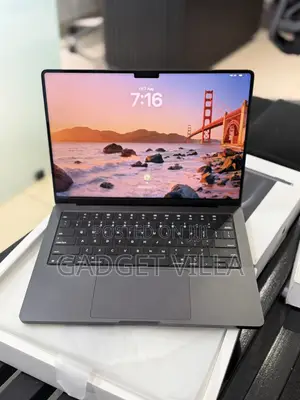 Laptop Apple MacBook Pro 2025 M5 16GB Apple M5 SSD 512GB