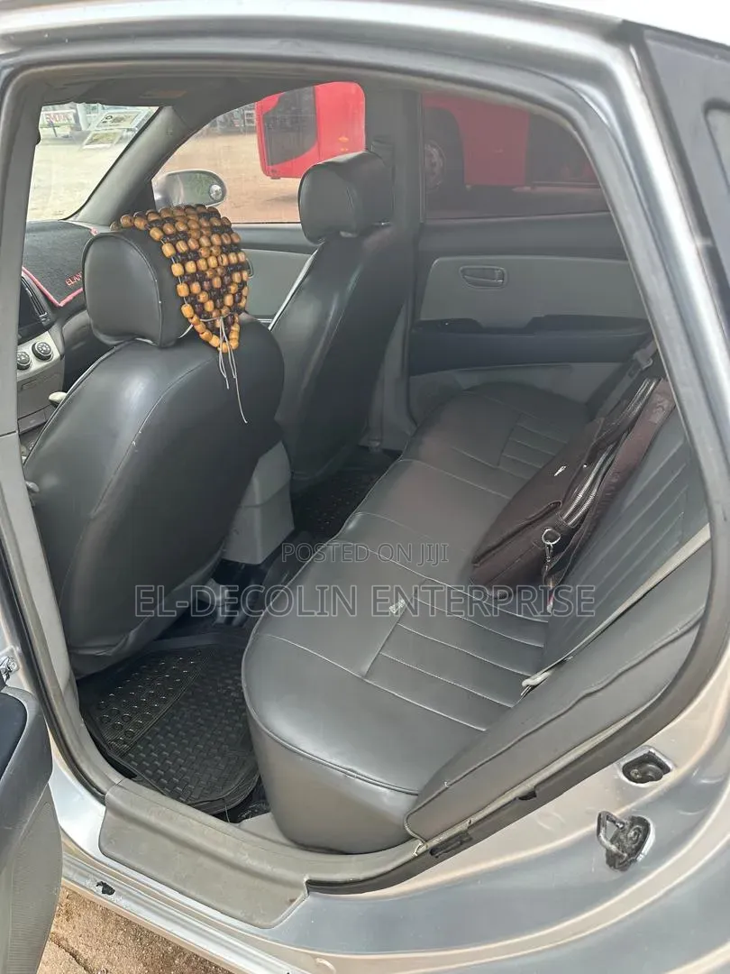 Hyundai Elantra 2008 Silver