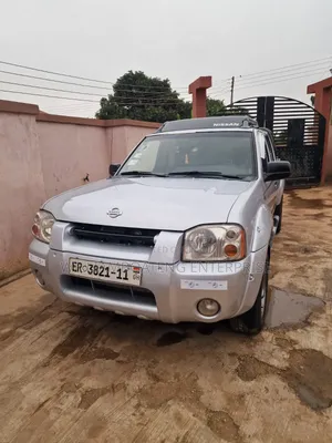 Nissan Frontier SE-V6 4x2 Crew Cab 116.1 in. WB 2000 Gray
