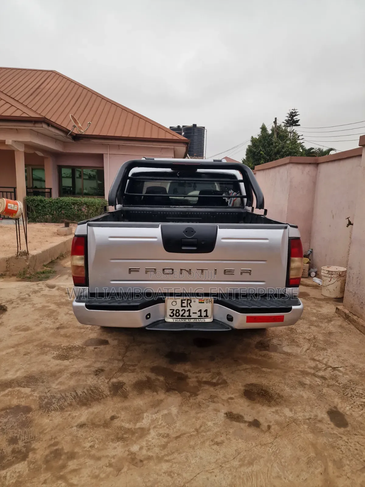 Nissan Frontier SE-V6 4x2 Crew Cab 116.1 in. WB 2000 Gray