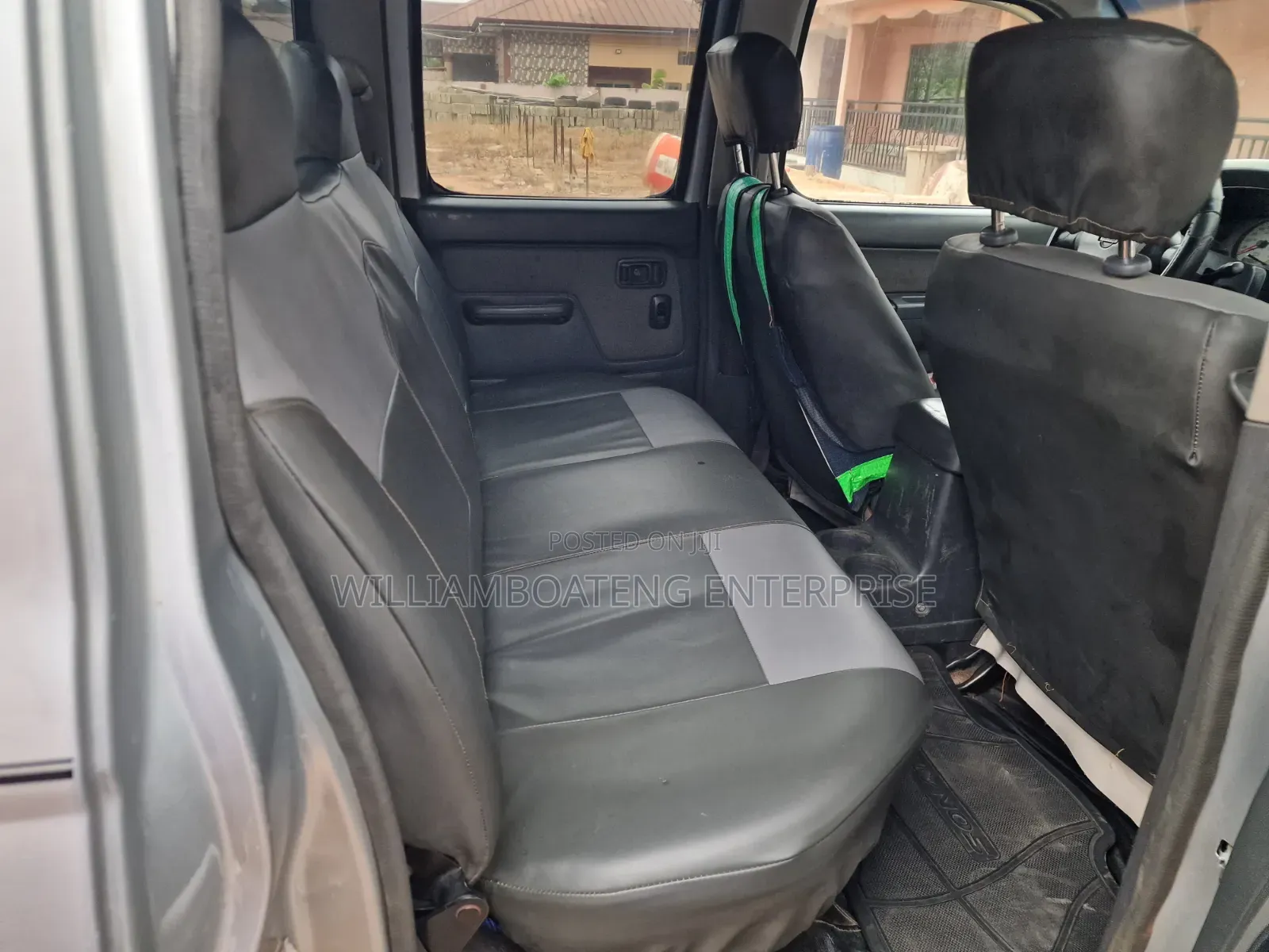 Nissan Frontier SE-V6 4x2 Crew Cab 116.1 in. WB 2000 Gray