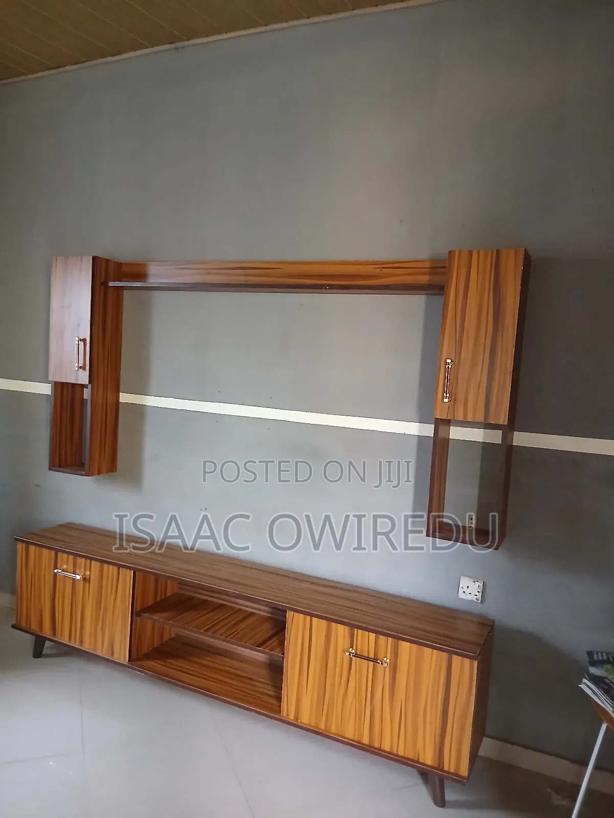 TV Wall Mount With Shelves