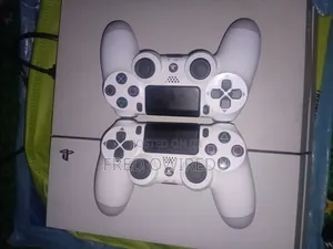 Play Station 4