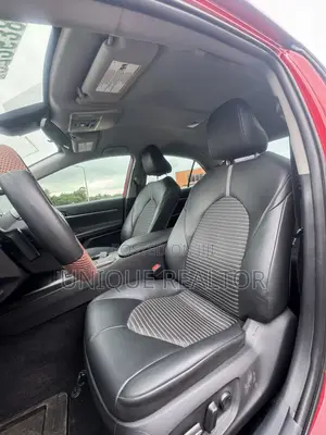 Toyota Camry SE 2021 Red