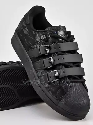 Adidas Superstar "Rabbit Hole"