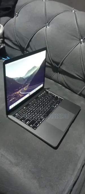 Laptop Apple MacBook 2016 8GB Intel Core i3 HDD+SSD 256GB