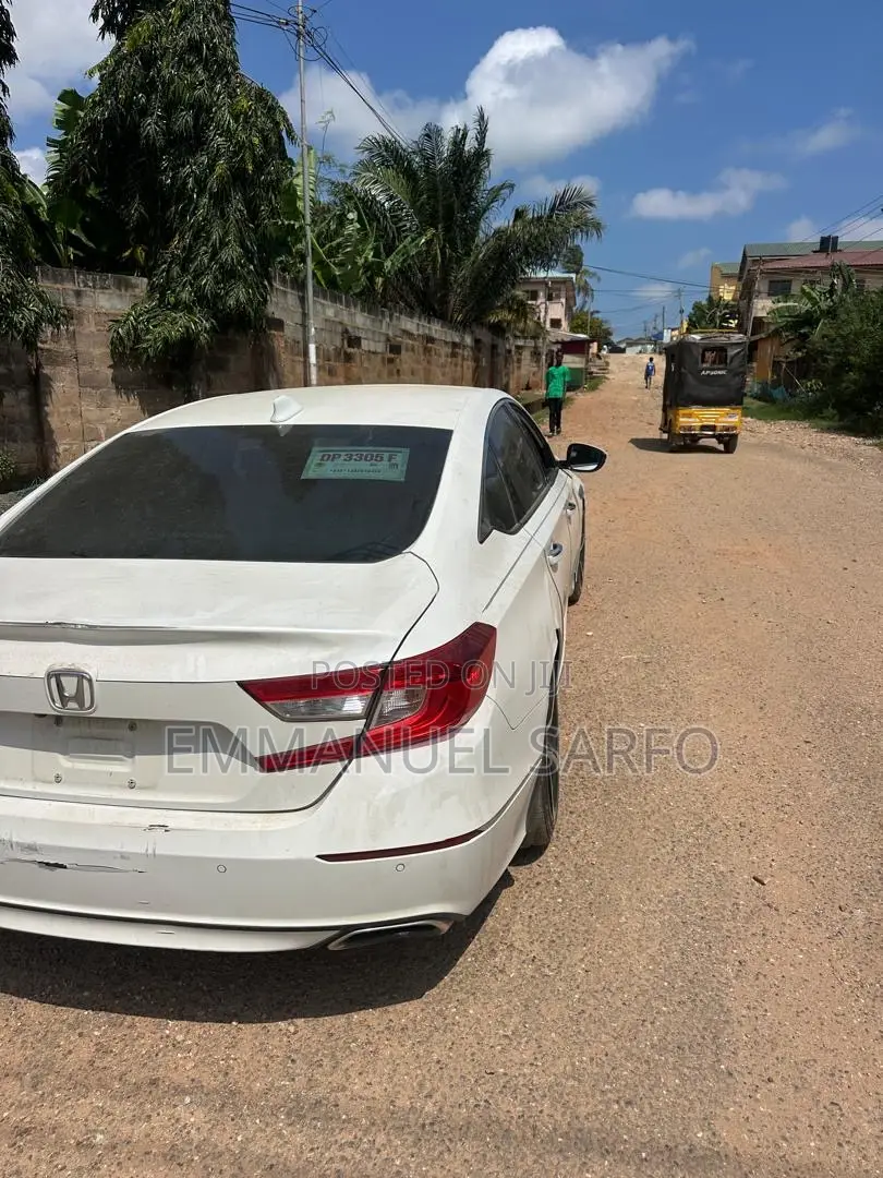 Honda Accord Touring 2018 White