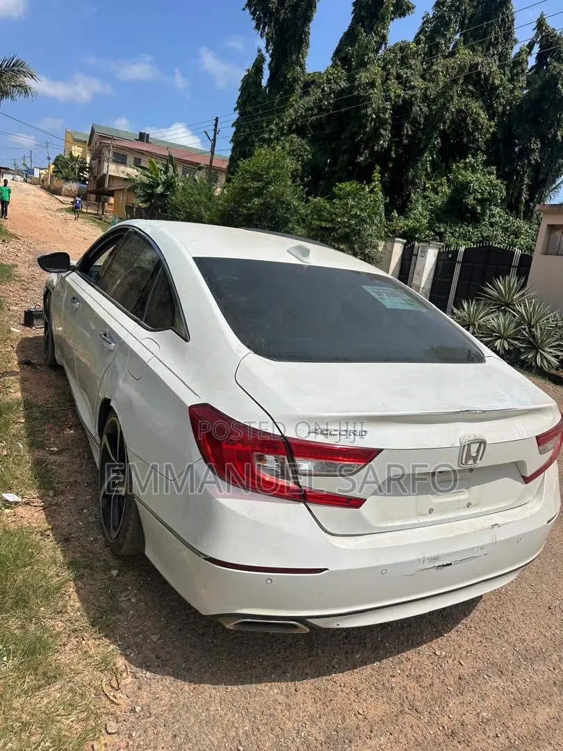 Honda Accord Touring 2018 White
