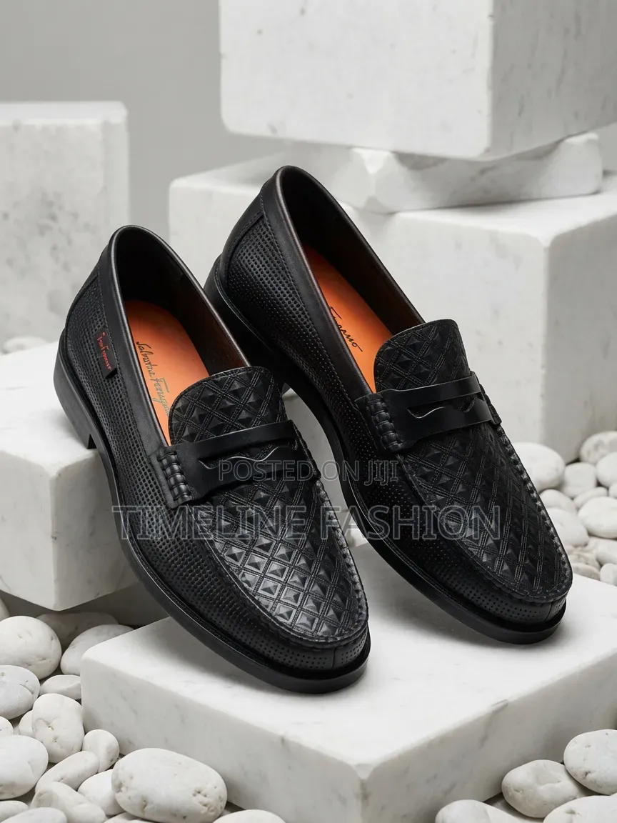 Salvatore Ferragamo Durable Black Leather Loafer Shoes