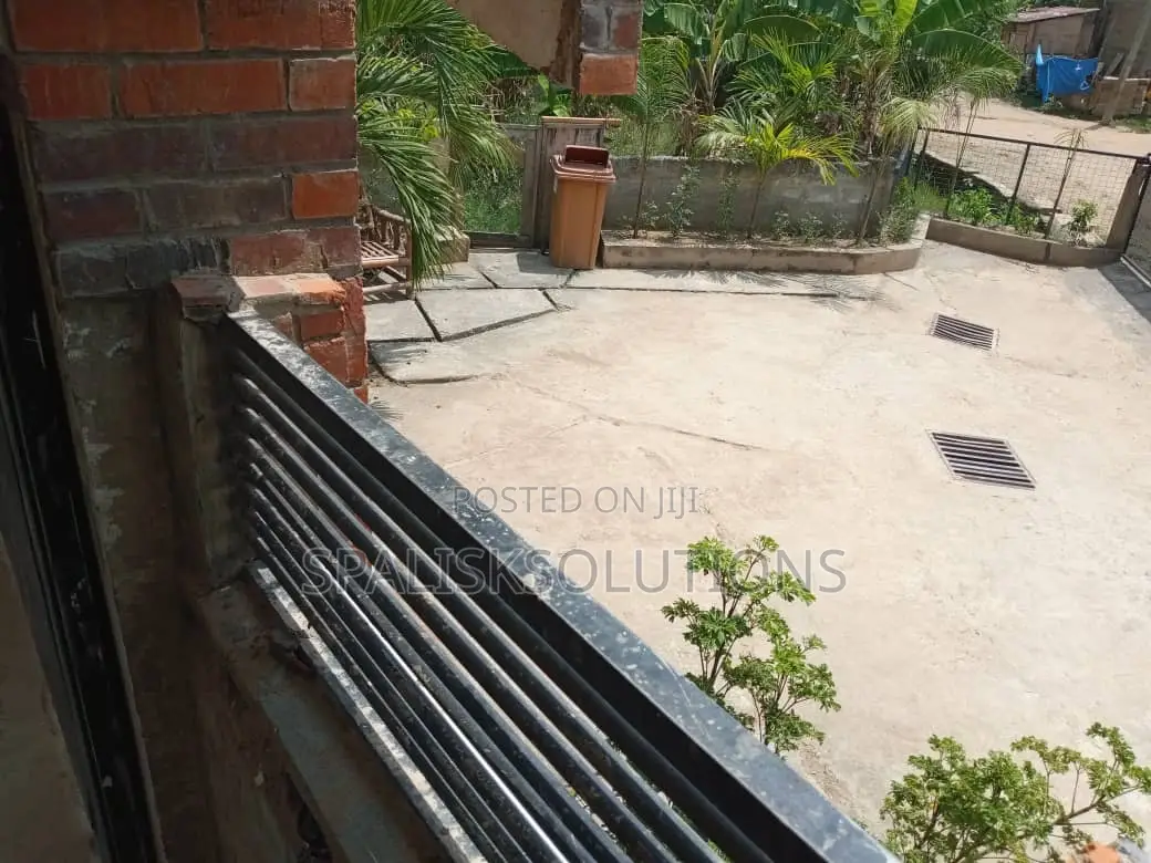 Furnished 7bdrm Apartment in Amasaman for sale