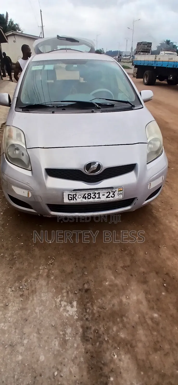 Toyota Vitz 1.3 AWD 5dr 2010 Silver