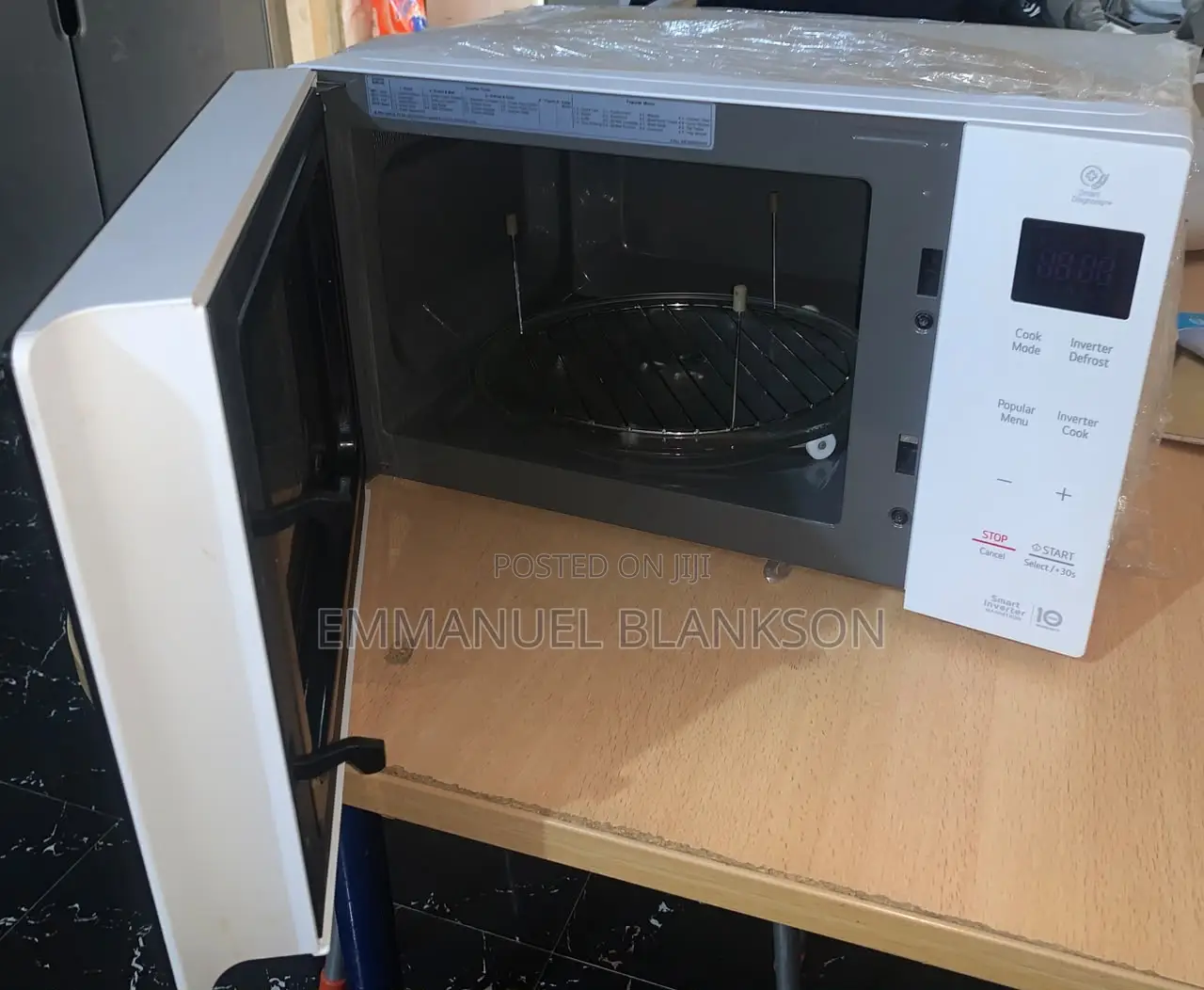 LG 25L Digital Grill Microwave - White