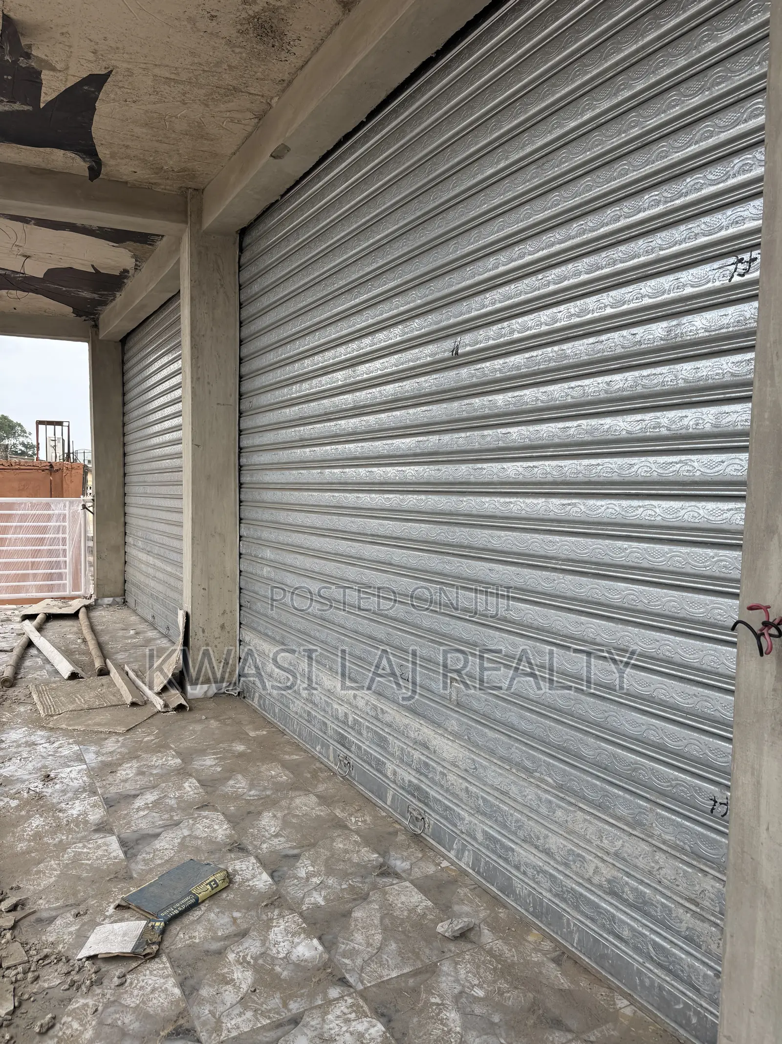 Double Shop for Rent at Darkuman