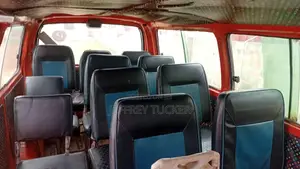 Toyota HiAce 2004 Orange