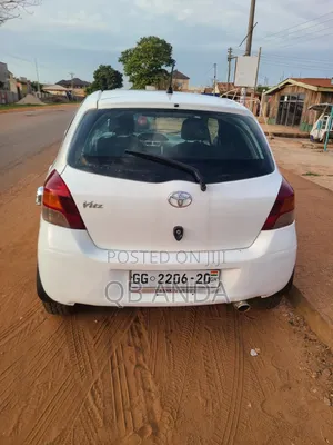 Toyota Vitz 1.3 AWD 5dr 2010 White