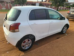Toyota Vitz 1.3 AWD 5dr 2010 White